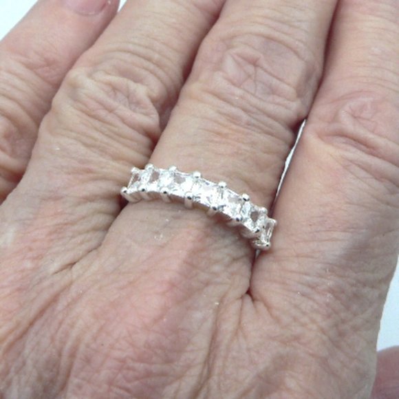 Sz 7 Simulated Diamond 7 Stone Ring - Picture 5 of 6